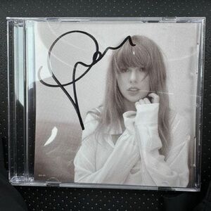 Taylor swift - TTPD Autographed Signed Insert